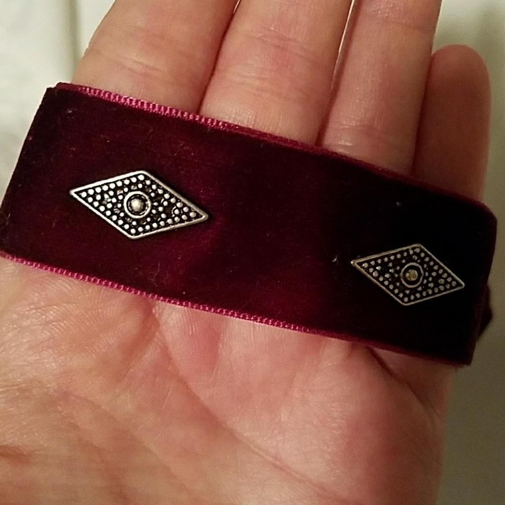 Chocker - Picture 2 of 2